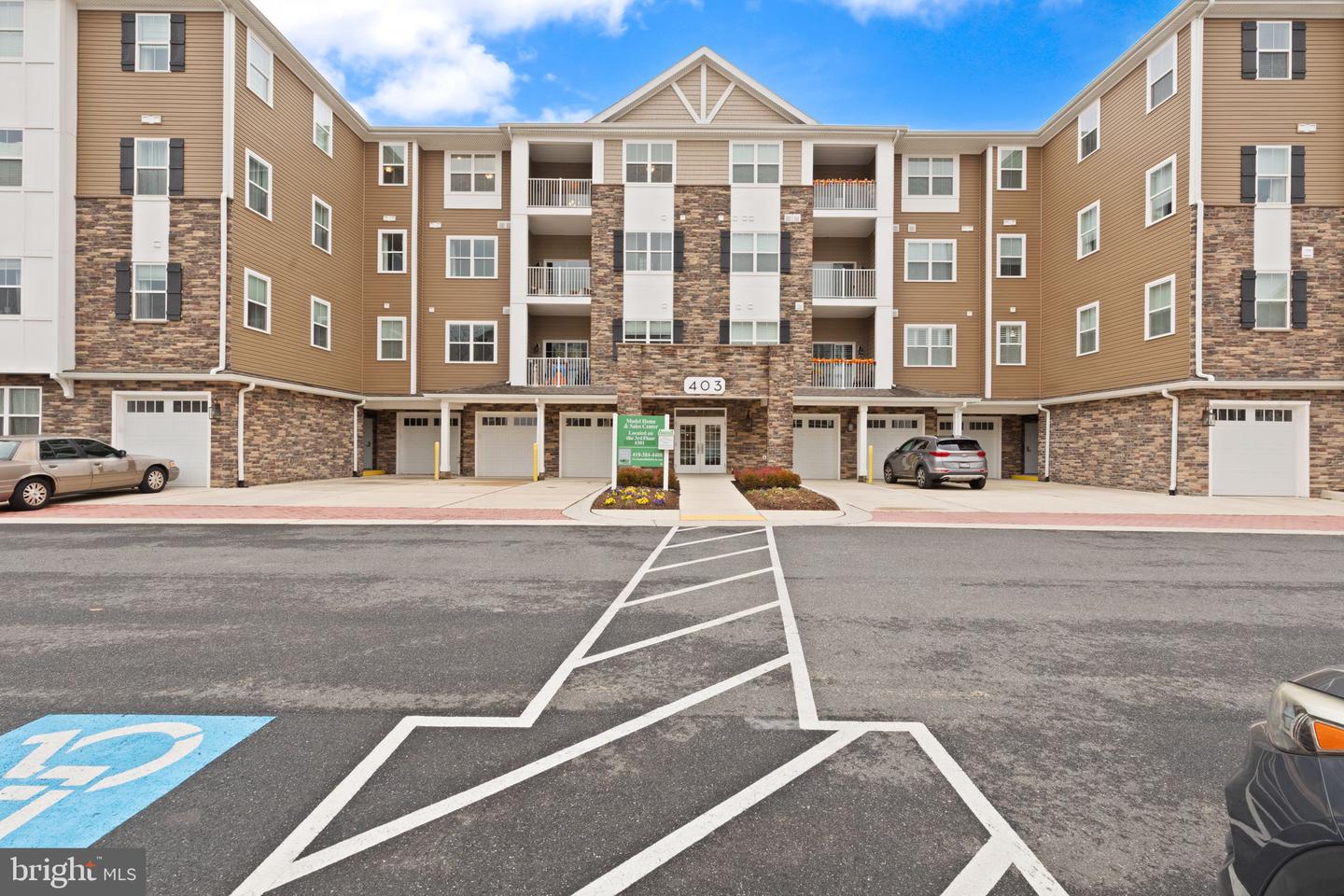 403 BOLD RULER CT #404 Property Photo 1