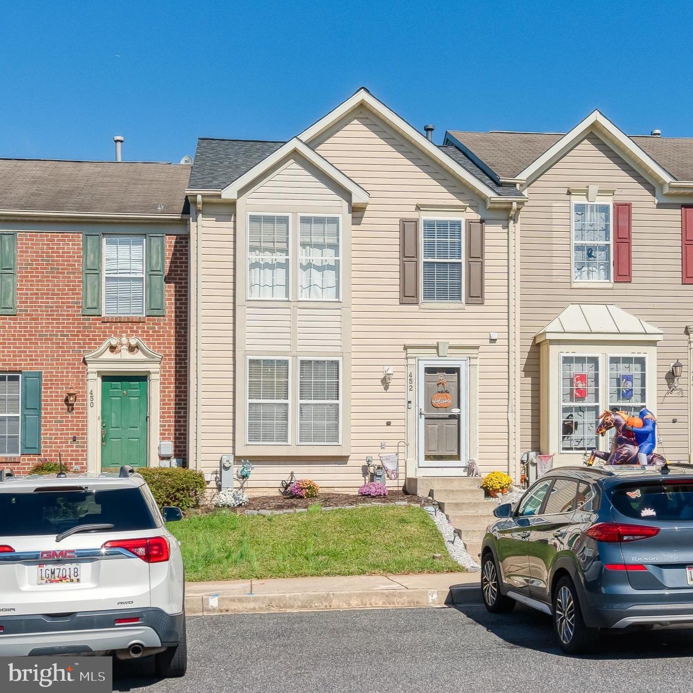 452 ROSE WAY Property Photo 1