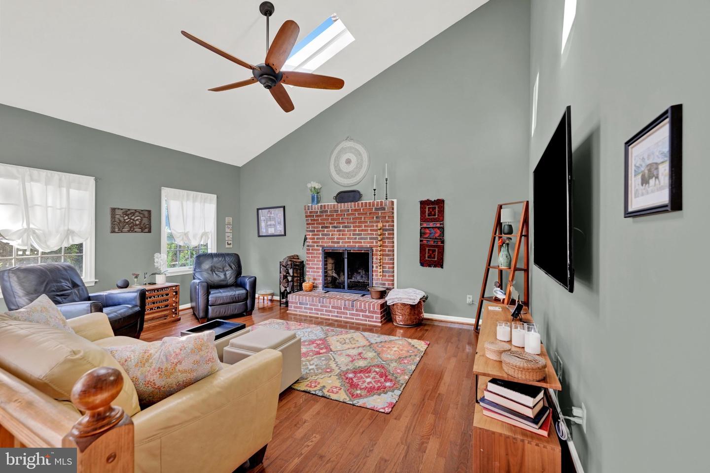 611 Harvest Ct Property Photo 2