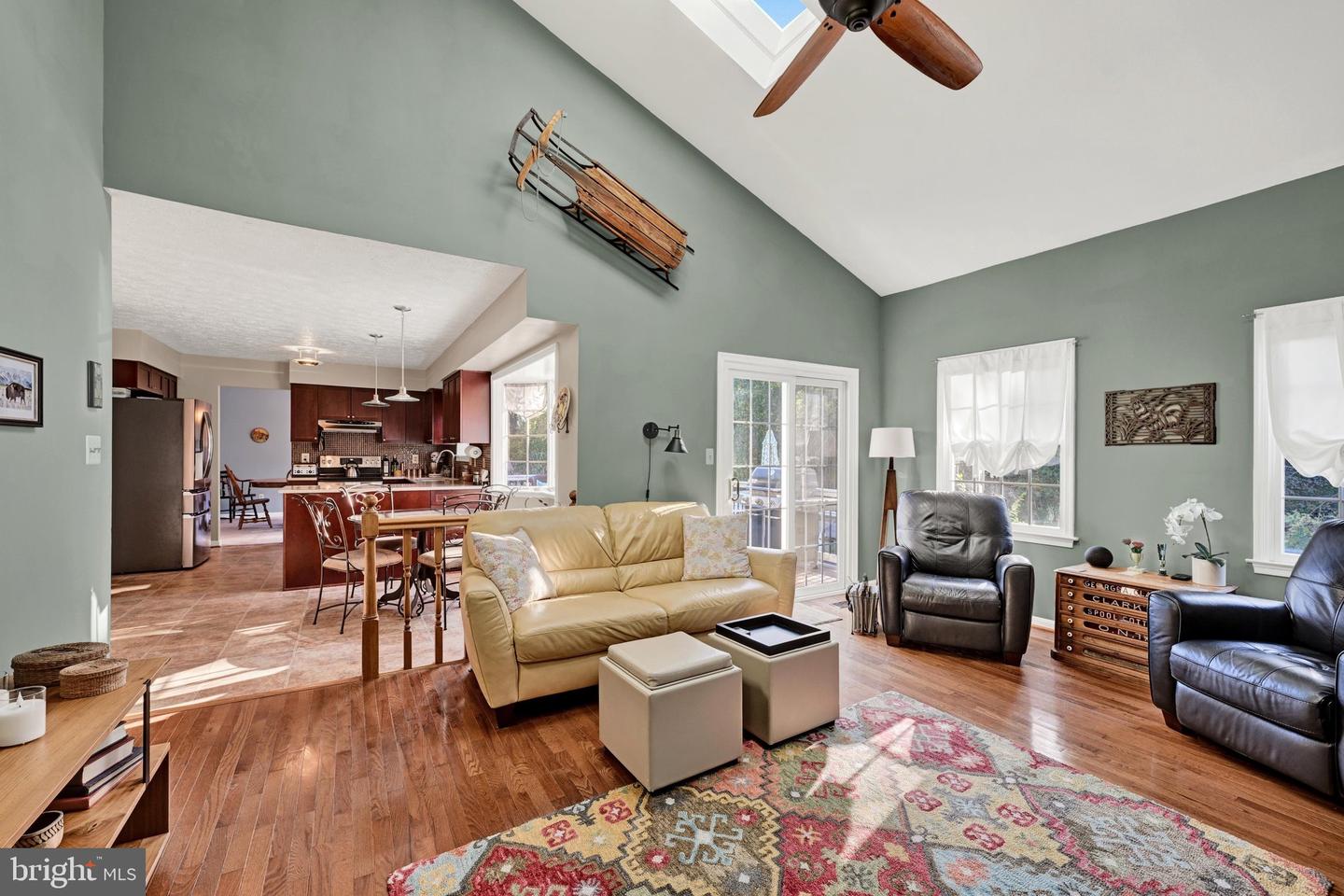 611 Harvest Ct Property Photo 3
