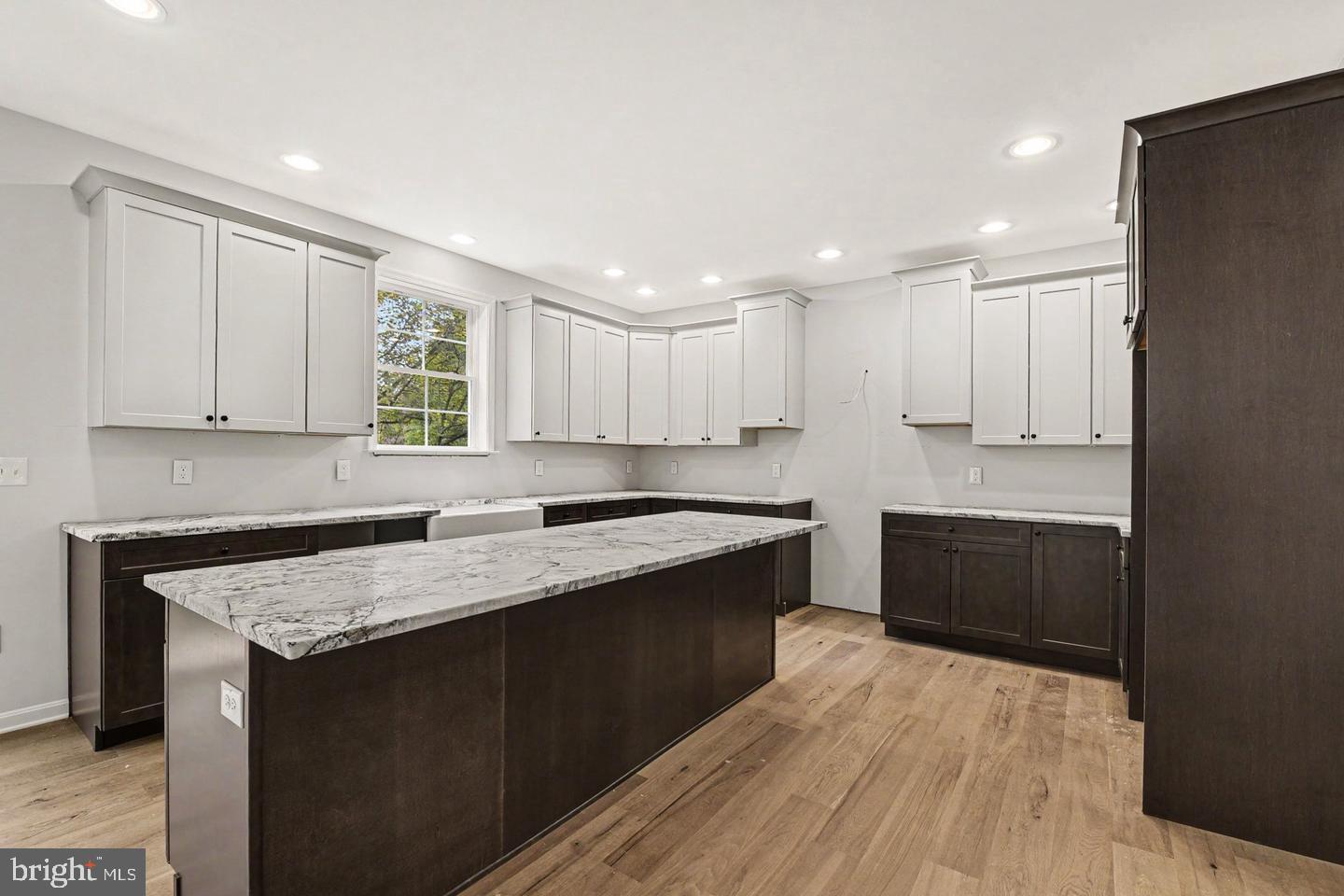 2302 Arthurs Woods Dr Property Photo 4