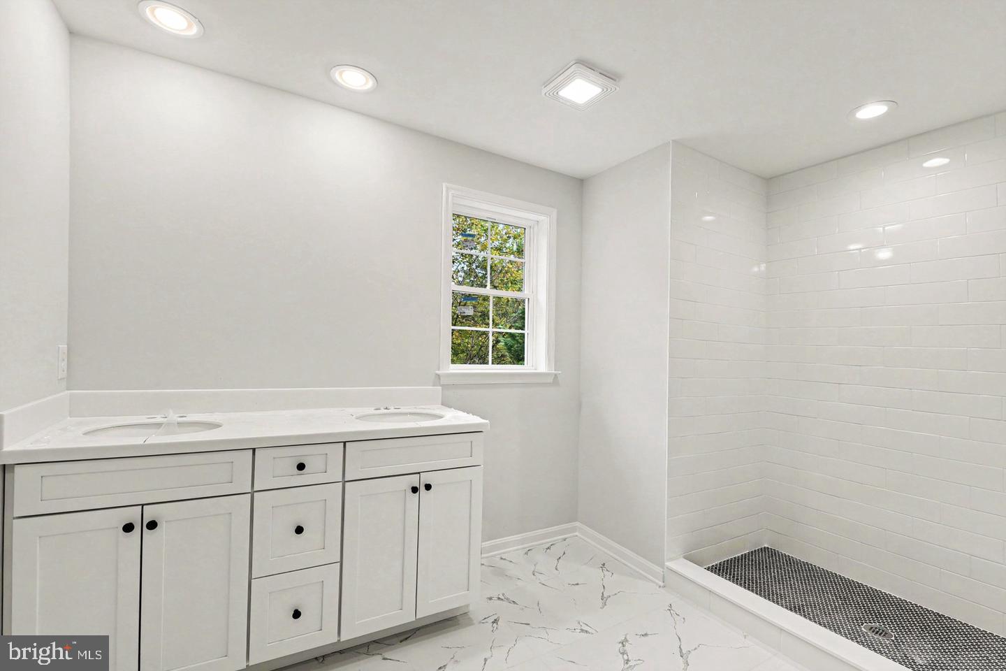 2302 Arthurs Woods Dr Property Photo 12