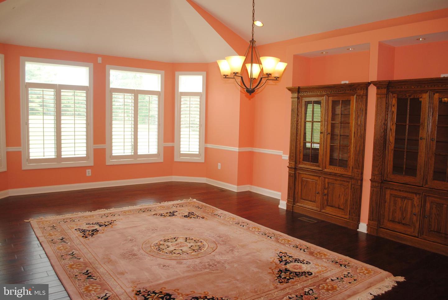 8250 White Pine Ct Property Photo 28