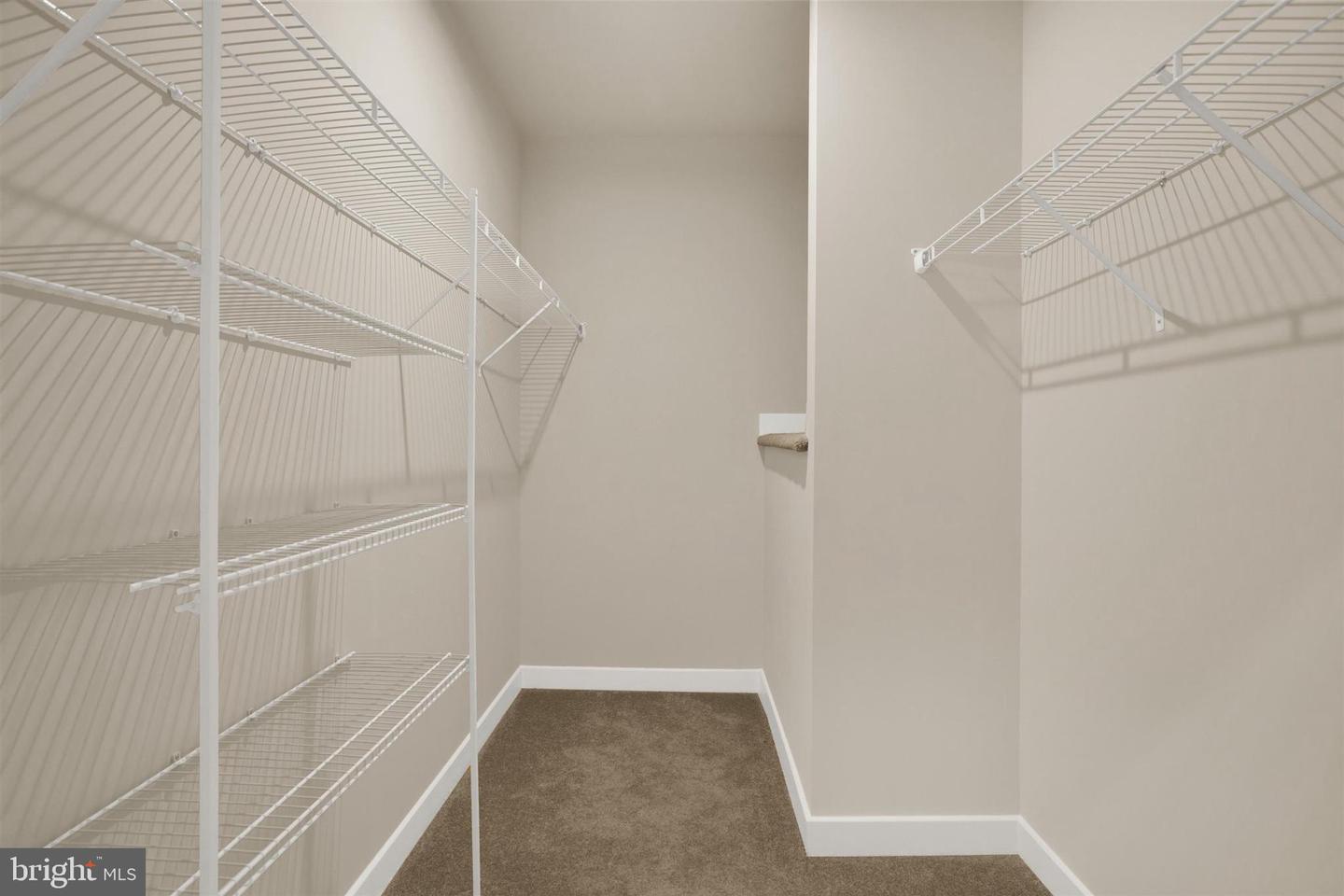 2526a Verona Pl Property Photo 13
