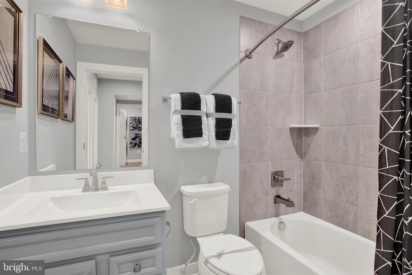 2526a Verona Pl Property Photo 18