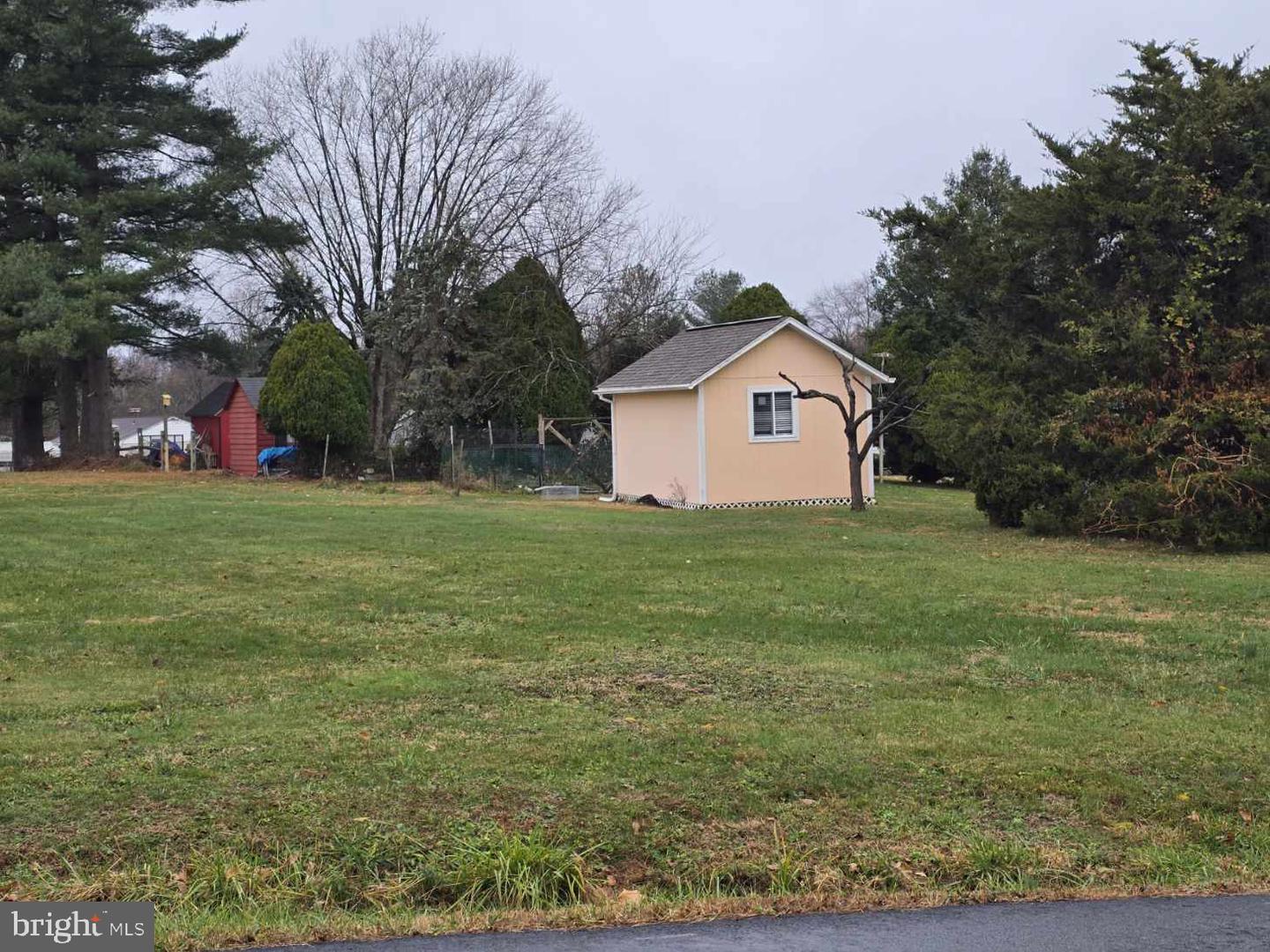 8333 Grove Angle Rd Property Photo 3