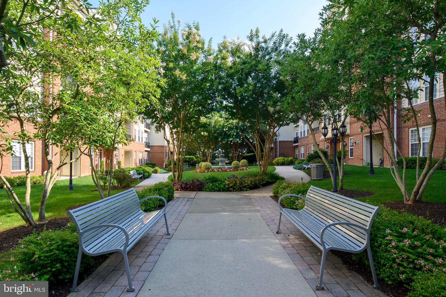 2540 Kensington Gardens #102 Property Photo