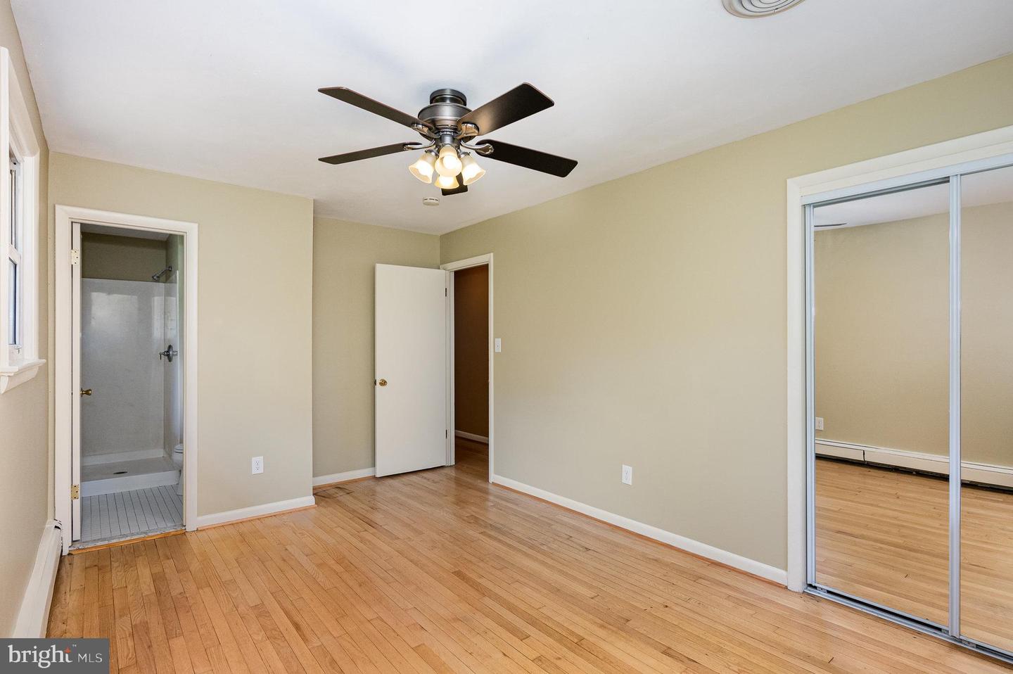 8040 Savage Guilford Rd Property Photo 14