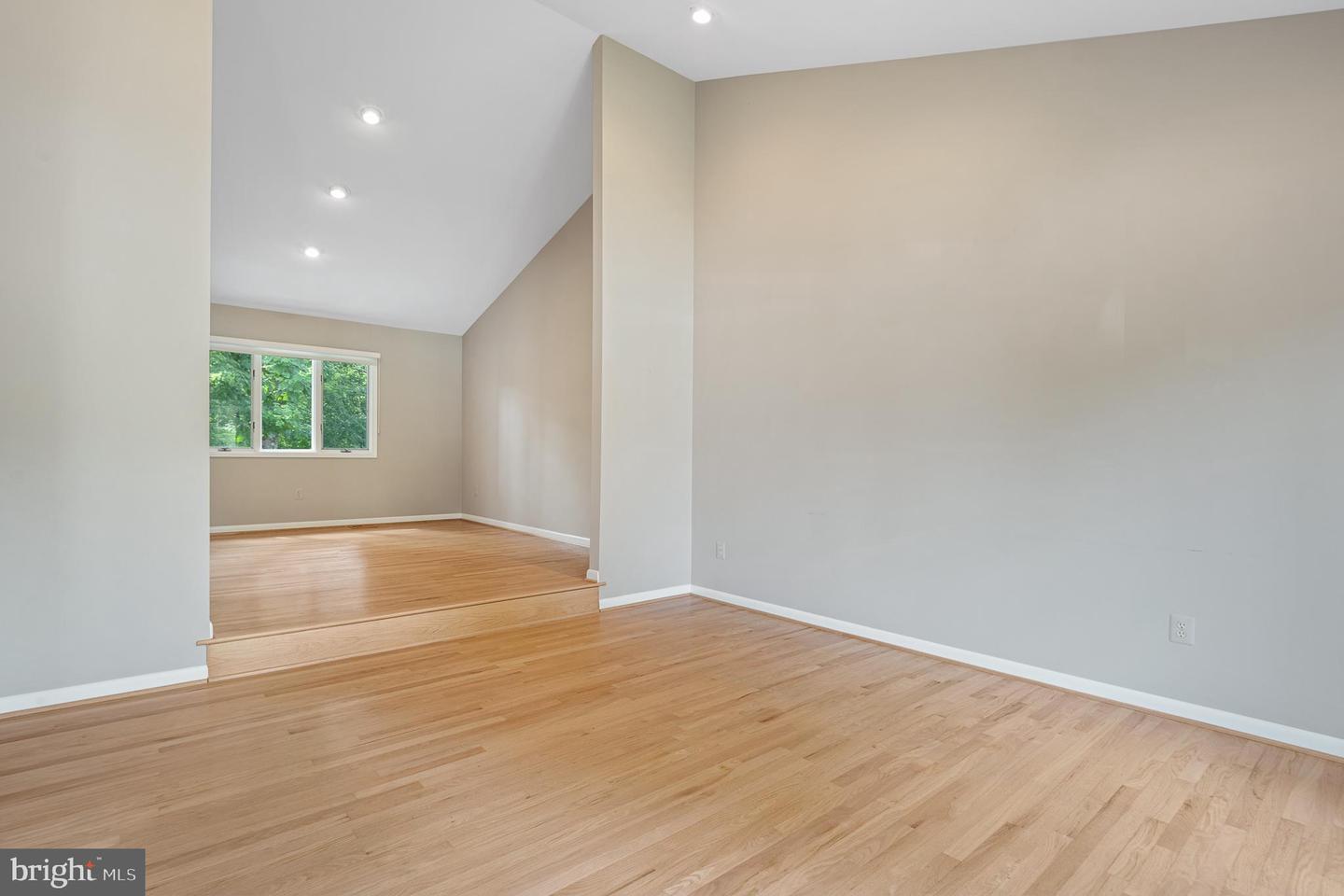 6913 Annabel Ct Property Photo 4