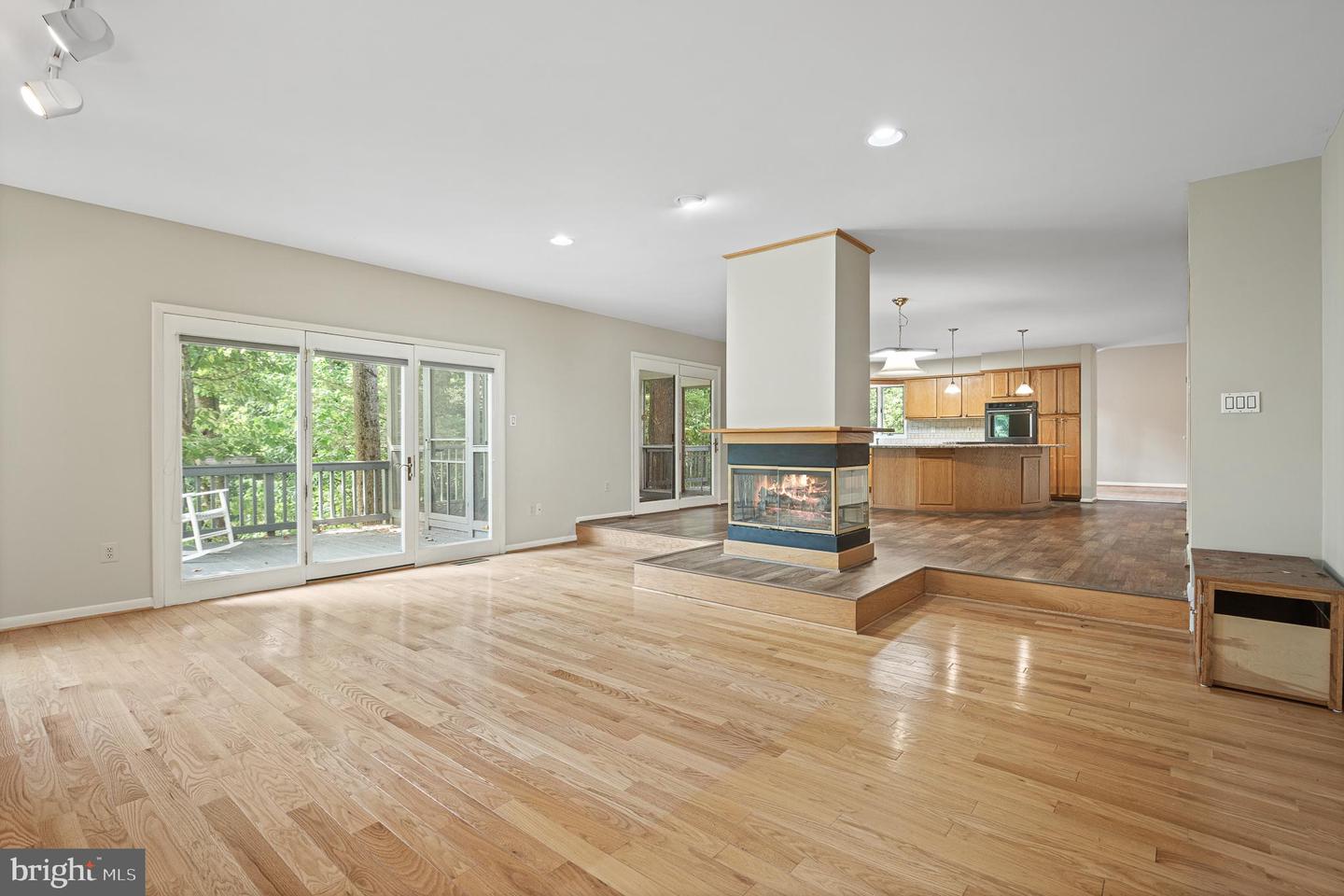 6913 Annabel Ct Property Photo 8