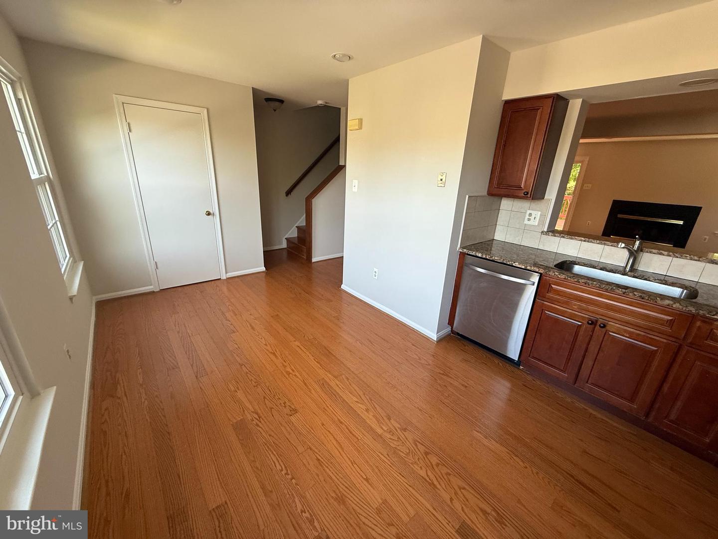 8724 Ruppert Ct Property Photo 6