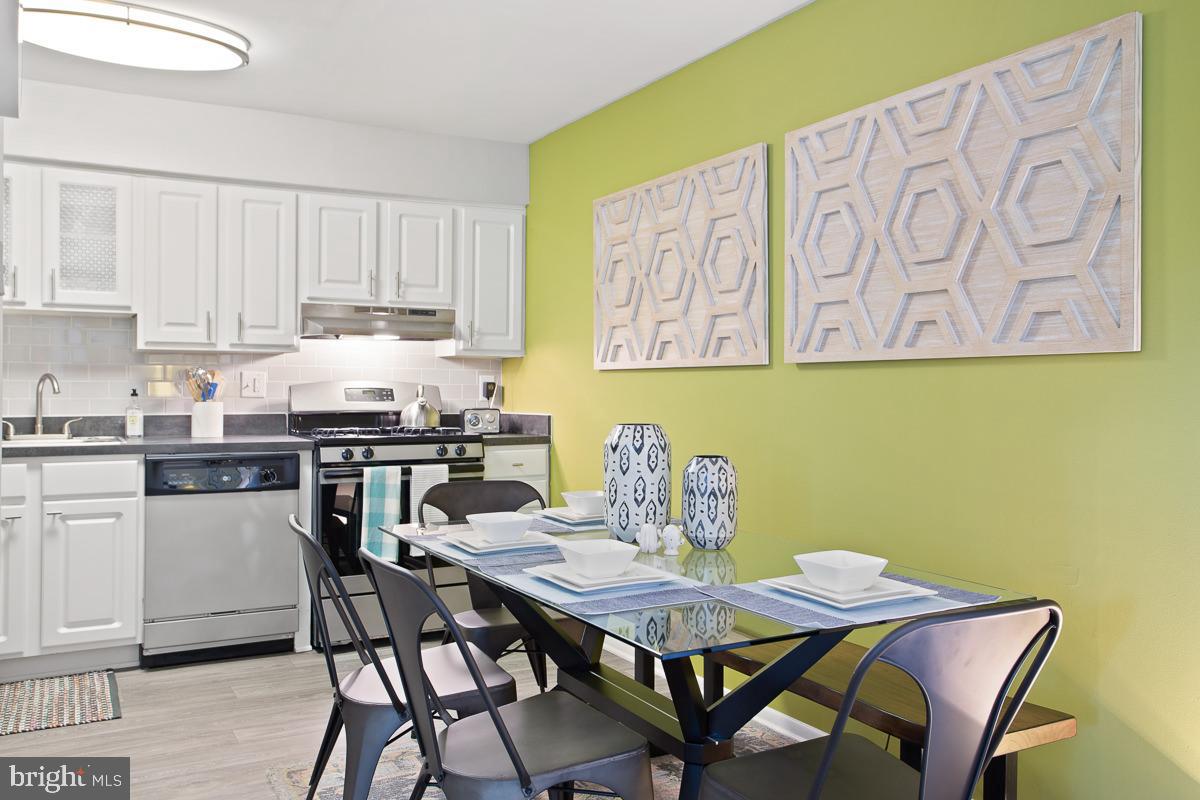 9220 Old Lantern Way #2bed2bath Property Photo 5