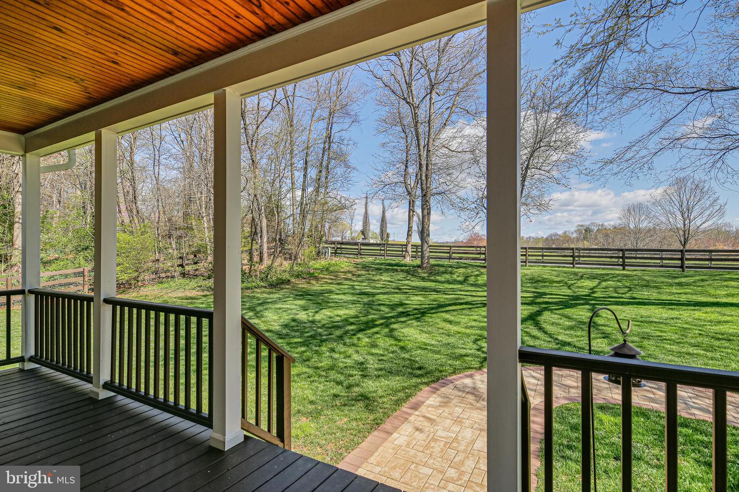 17587 Timberleigh Way Property Photo 3