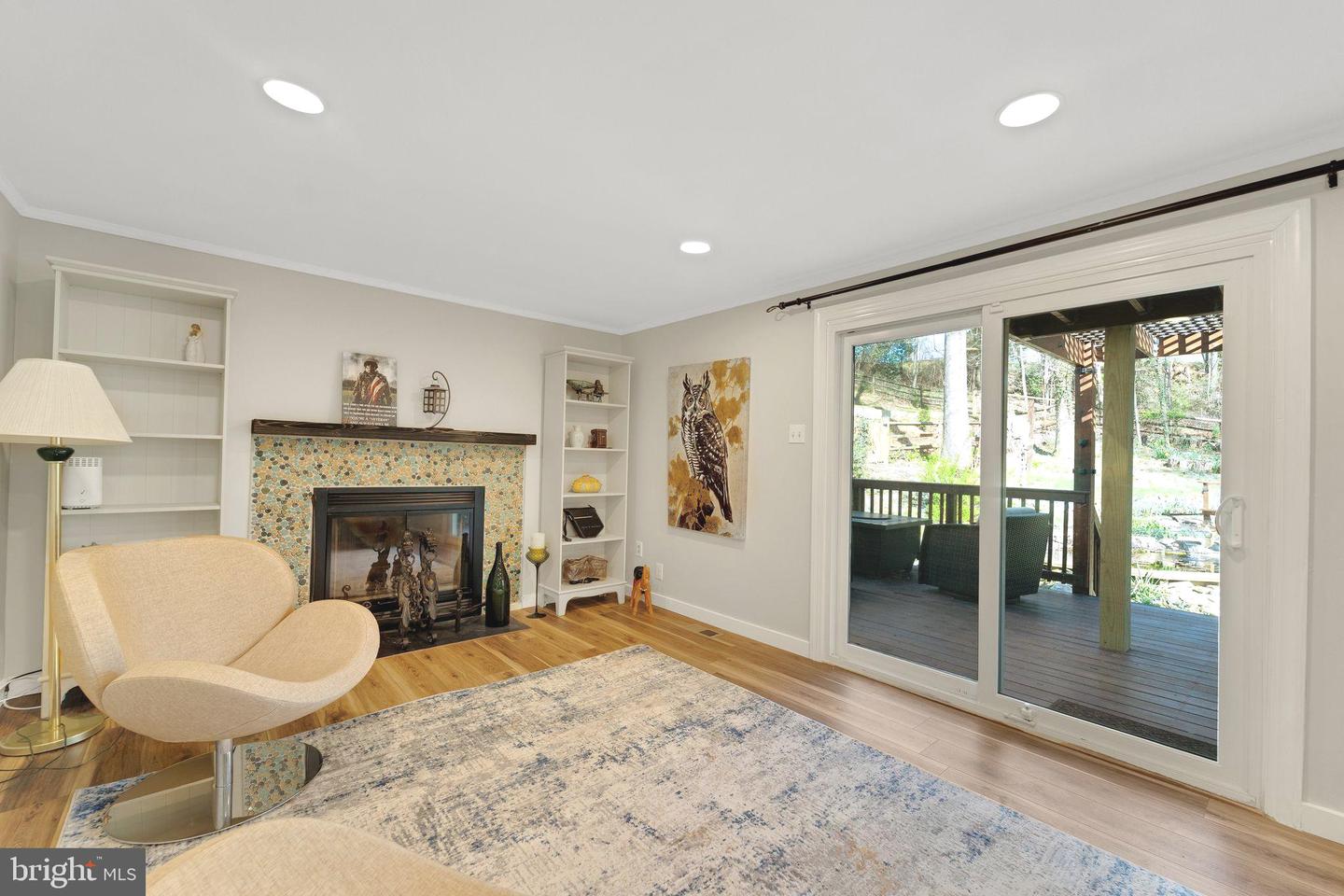 6119 Fairbourne Ct Property Photo 10