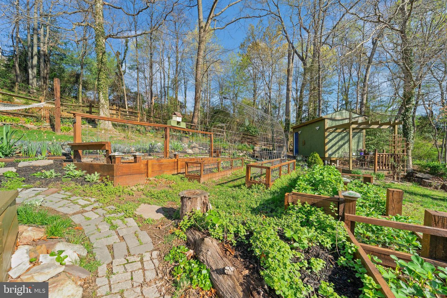 6119 Fairbourne Ct Property Photo 18