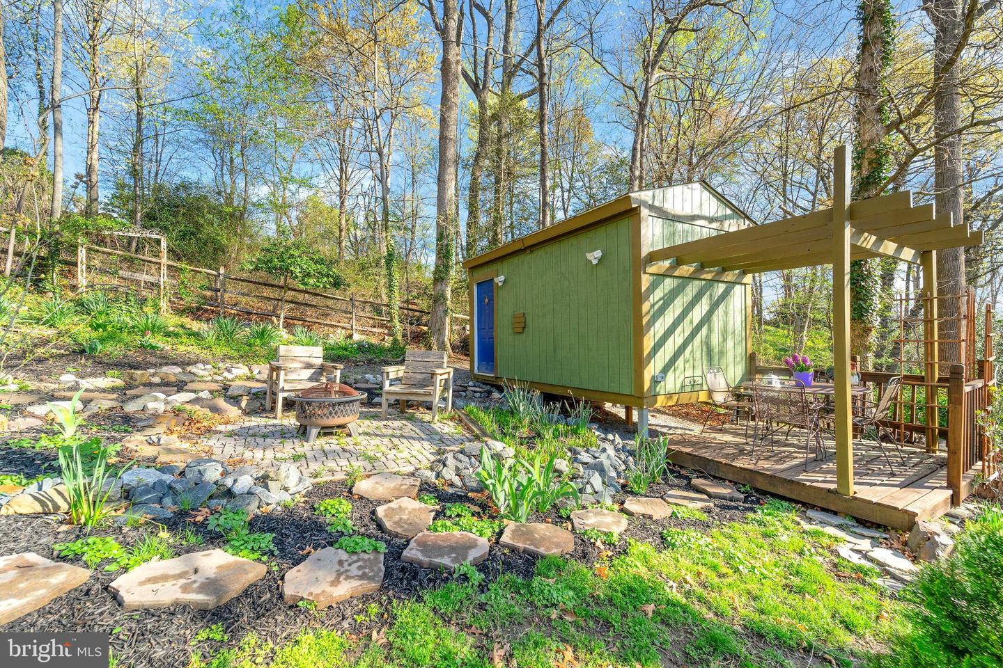 6119 Fairbourne Ct Property Photo 21