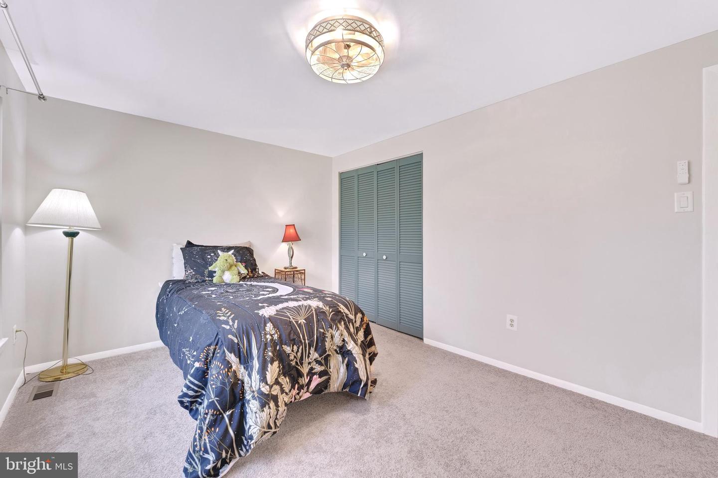 6119 Fairbourne Ct Property Photo 35