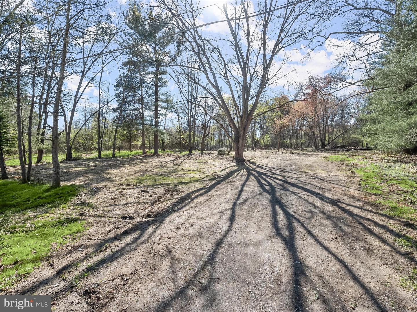 4640 Manor Ln Property Photo 2