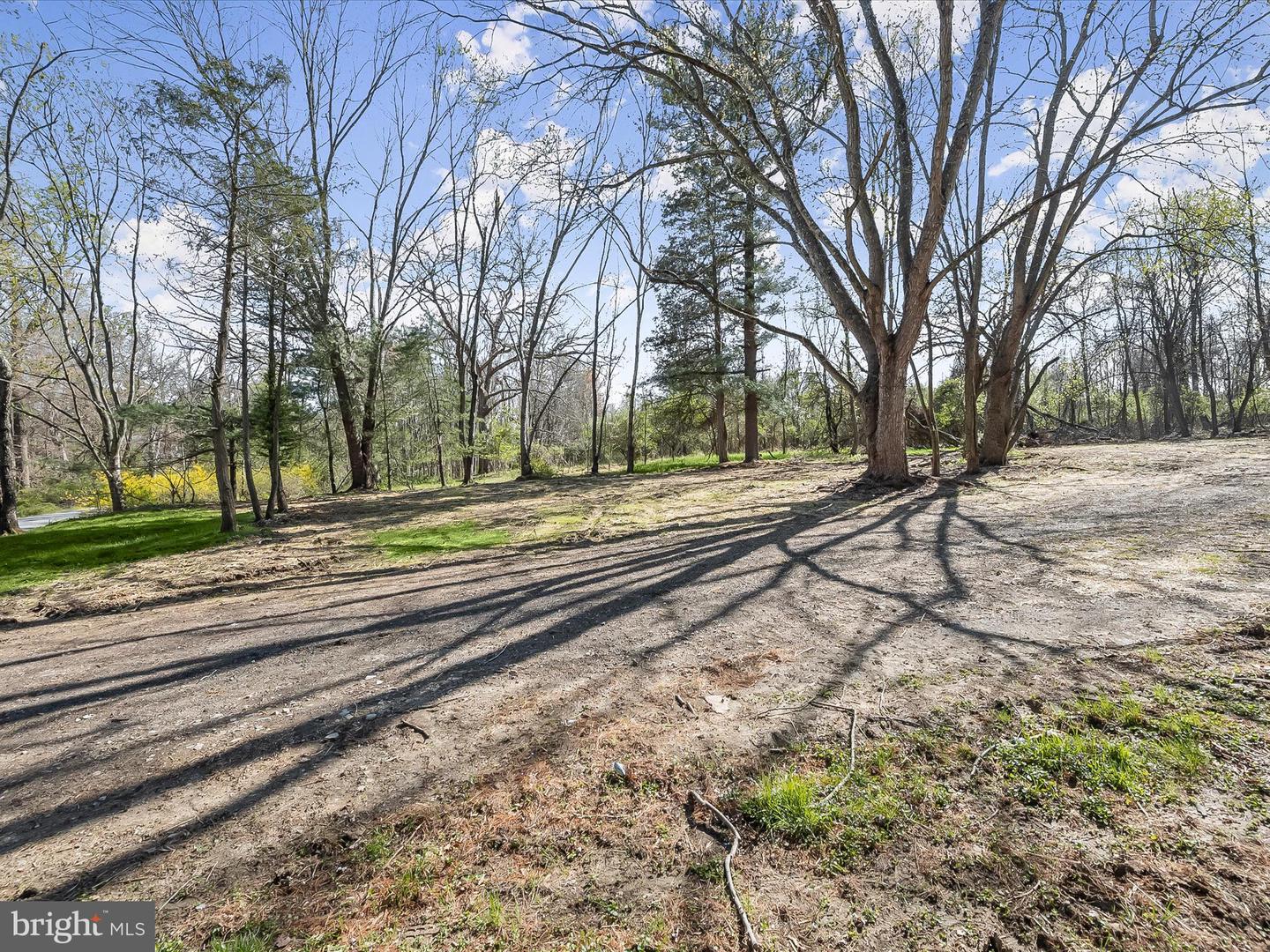 4640 Manor Ln Property Photo 3