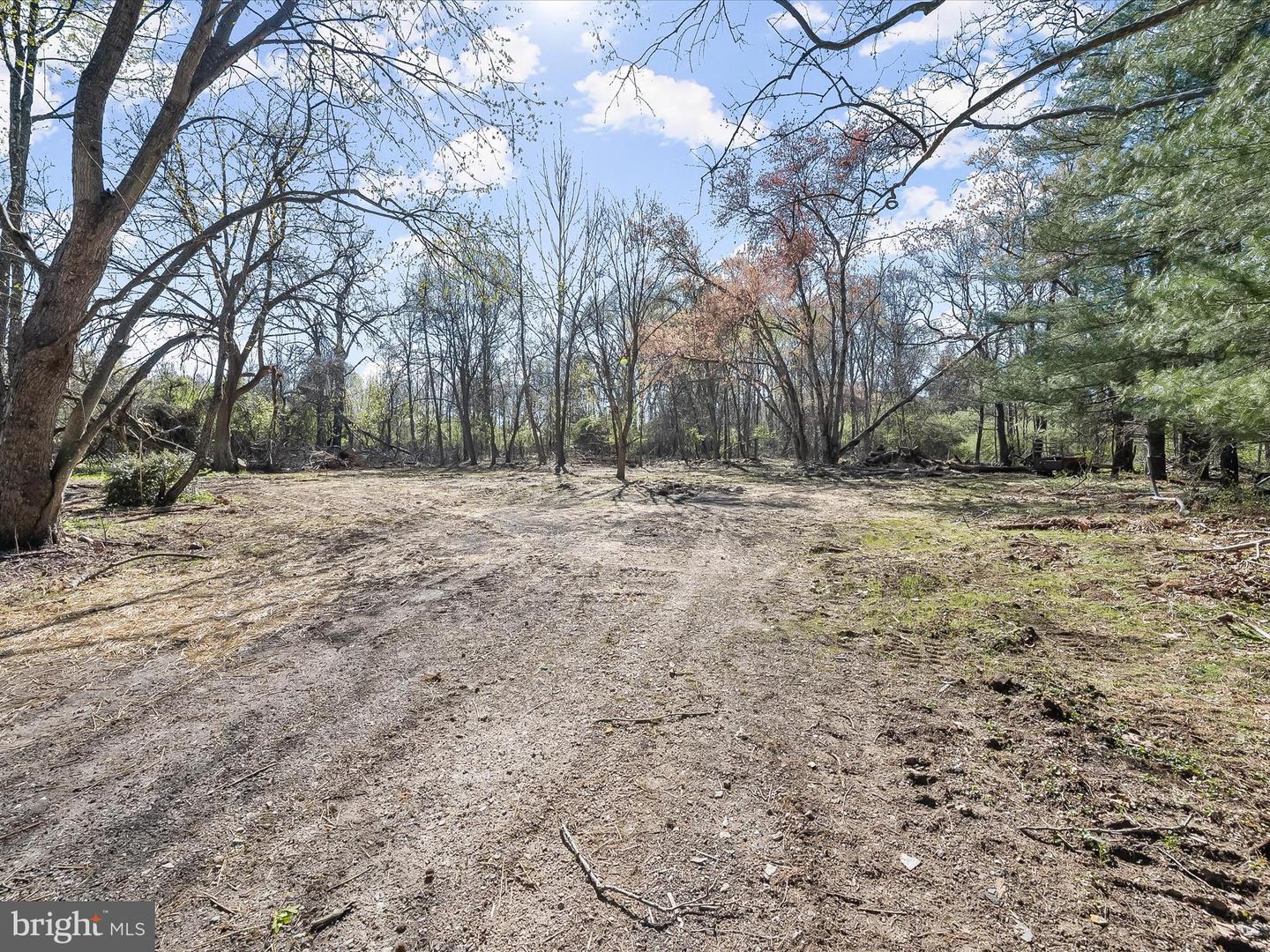 4640 Manor Ln Property Photo 4