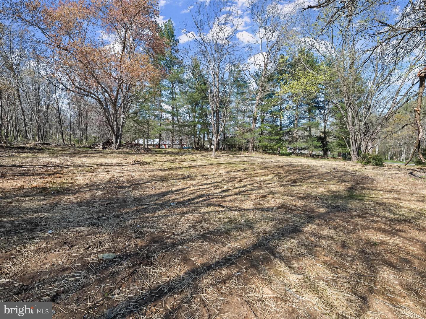 4640 Manor Ln Property Photo 7