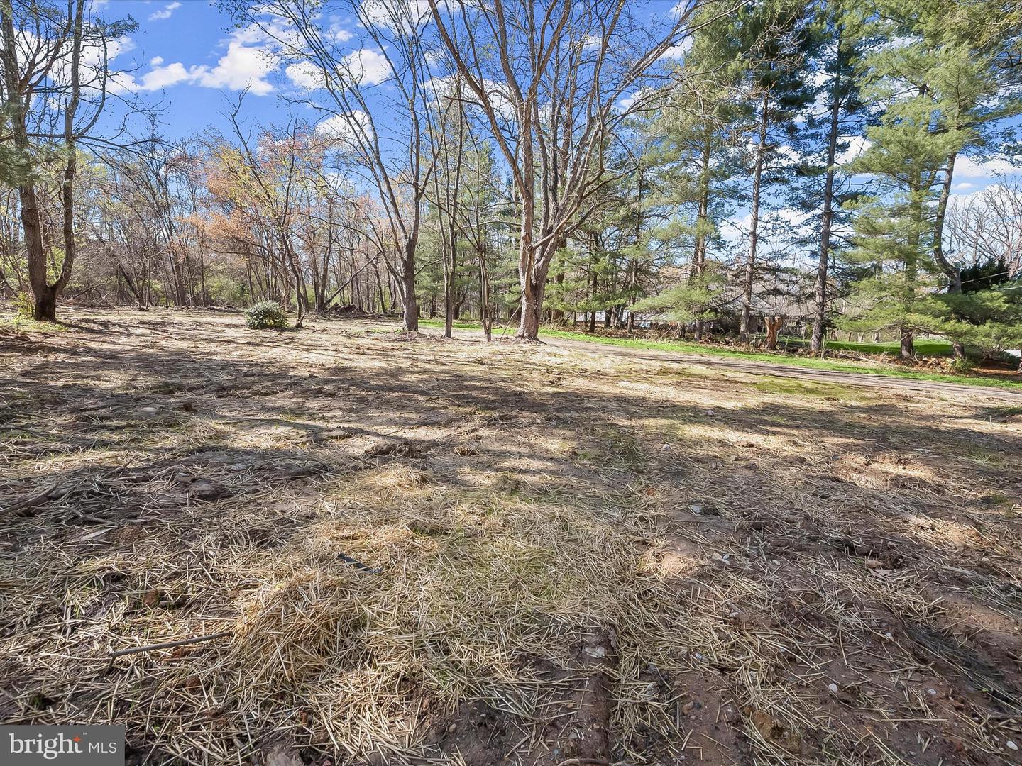 4640 Manor Ln Property Photo 9