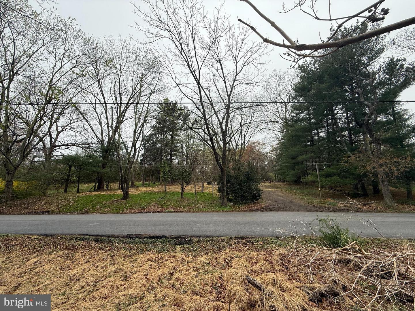 4640 Manor Ln Property Photo 11