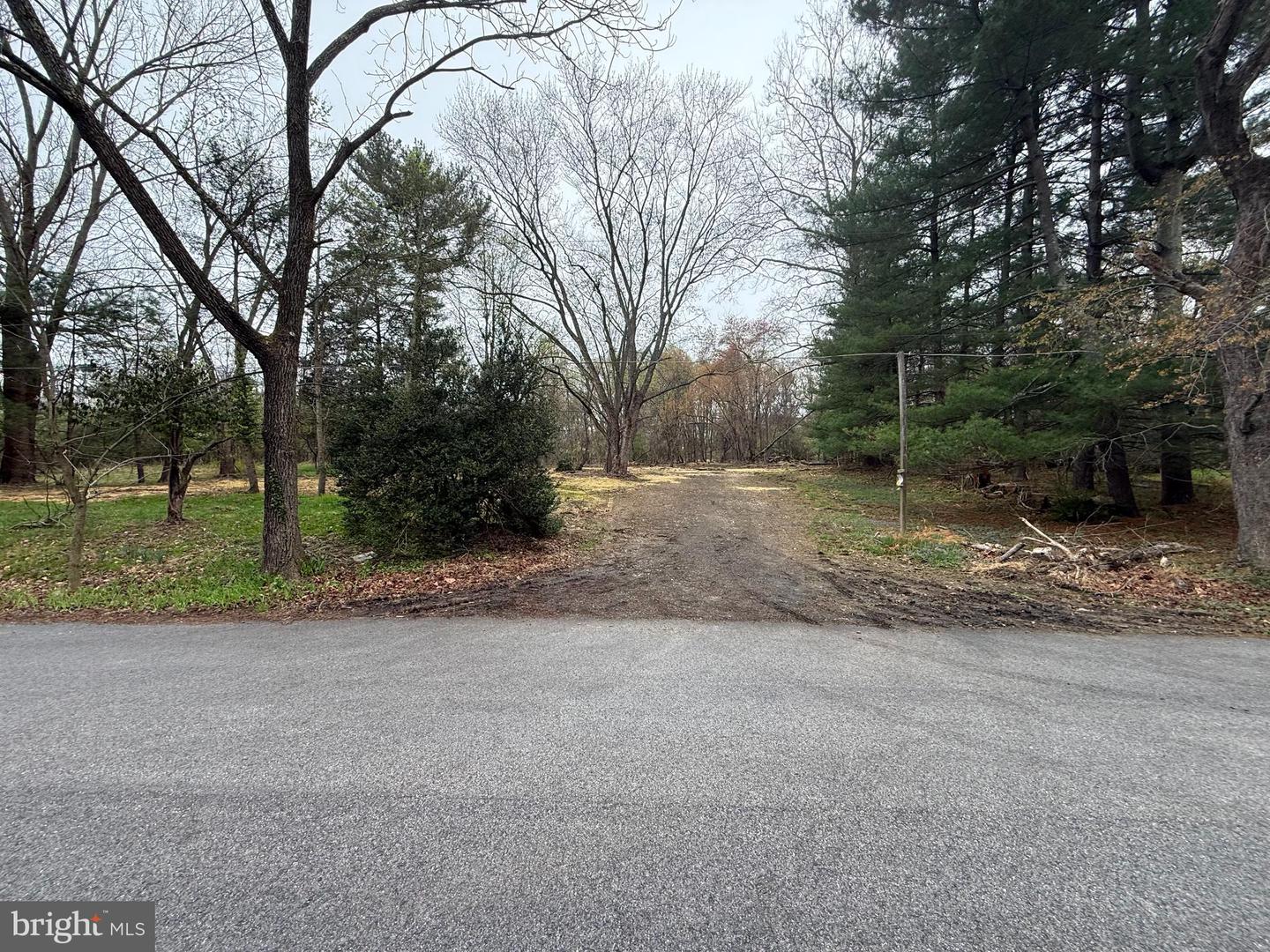 4640 Manor Ln Property Photo 12
