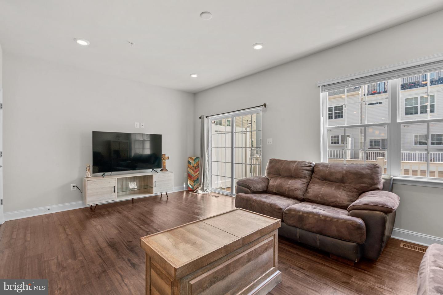 7579 Warburg Way Property Photo 7