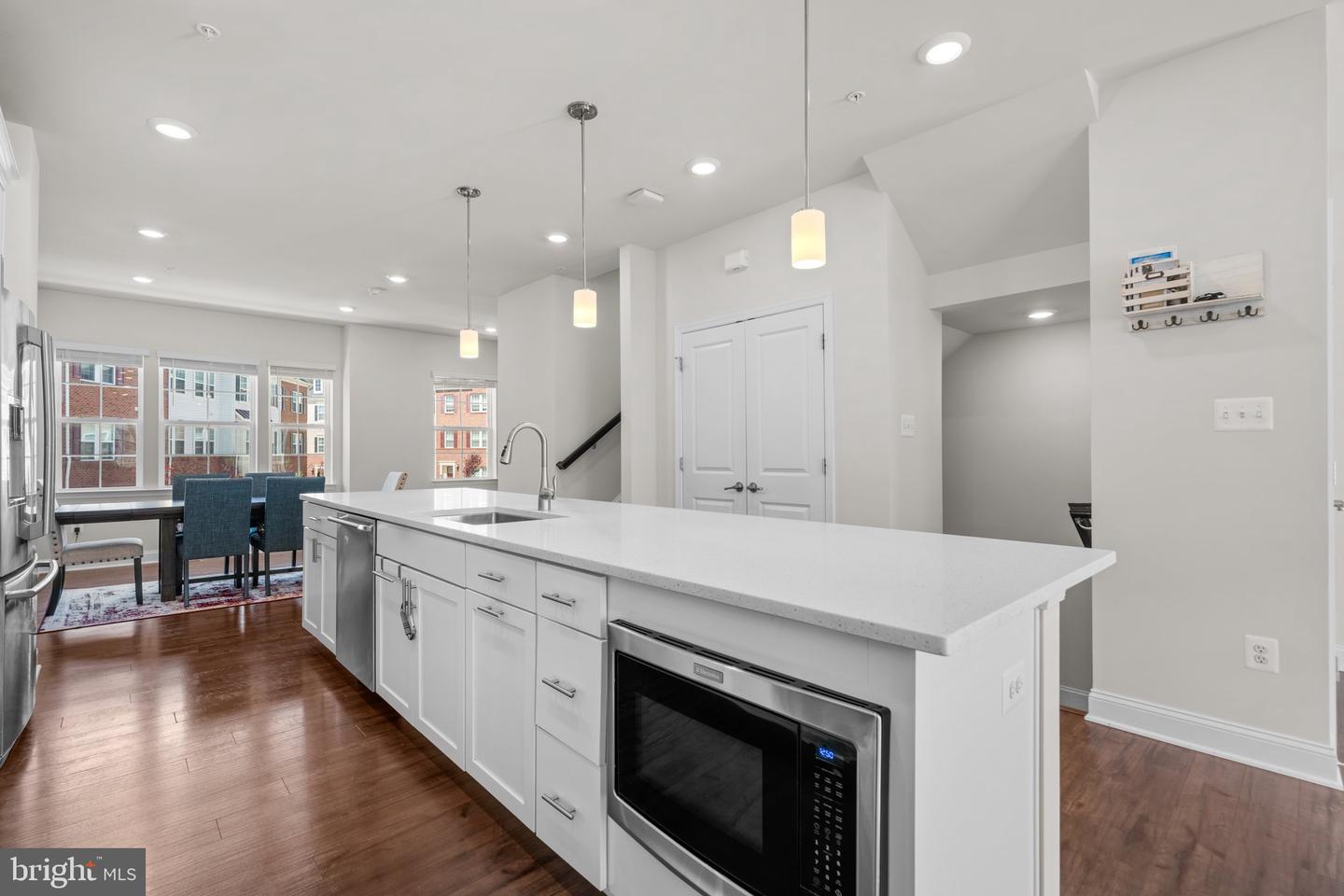 7579 Warburg Way Property Photo 10