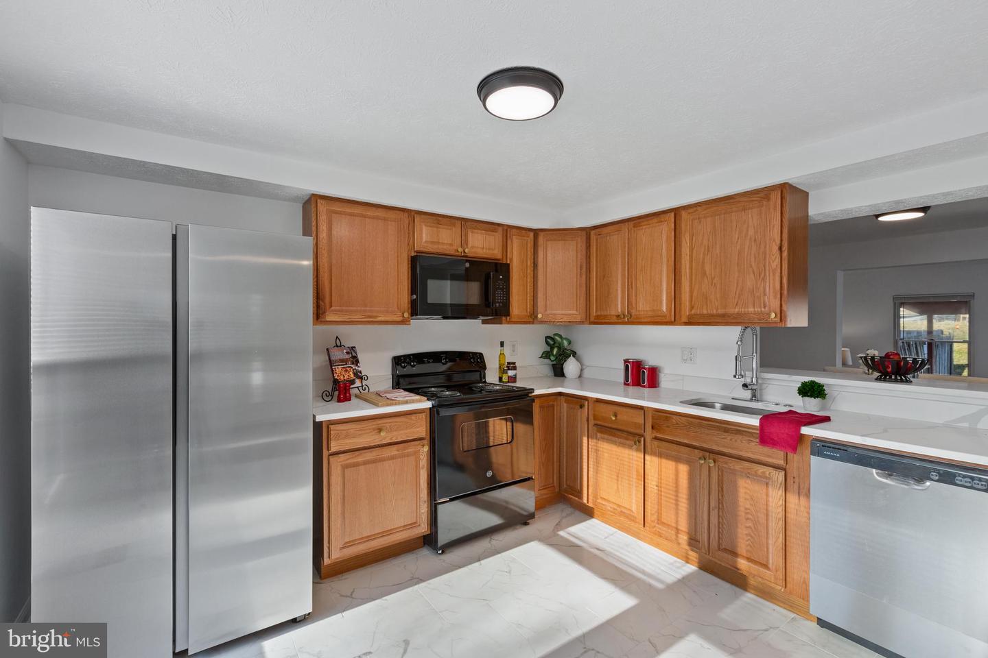 7500 Rain Flower Way Property Photo 3