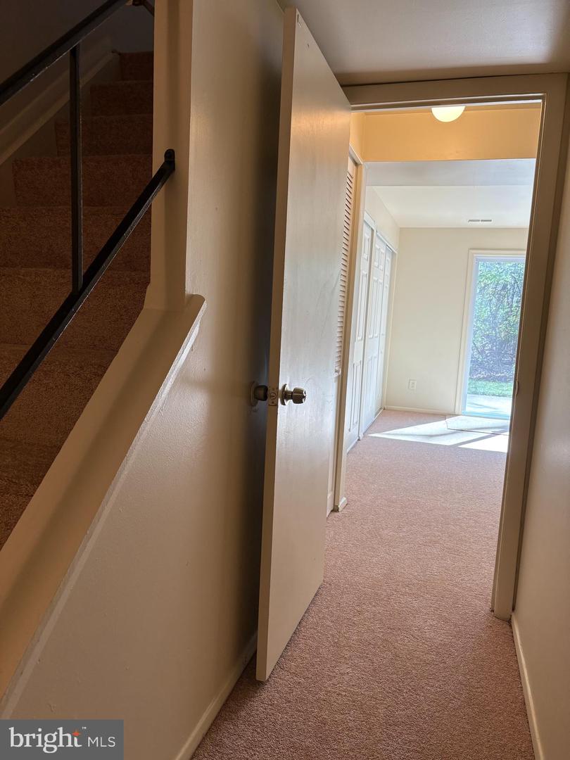 9006 Watchlight Ct Property Photo 6
