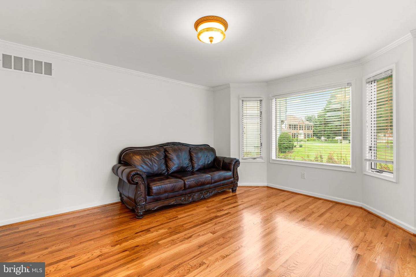 10209 Wetherburn Rd Property Photo 5