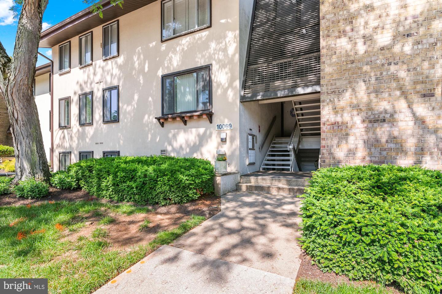 10069 WINDSTREAM DR #4 Property Photo 1
