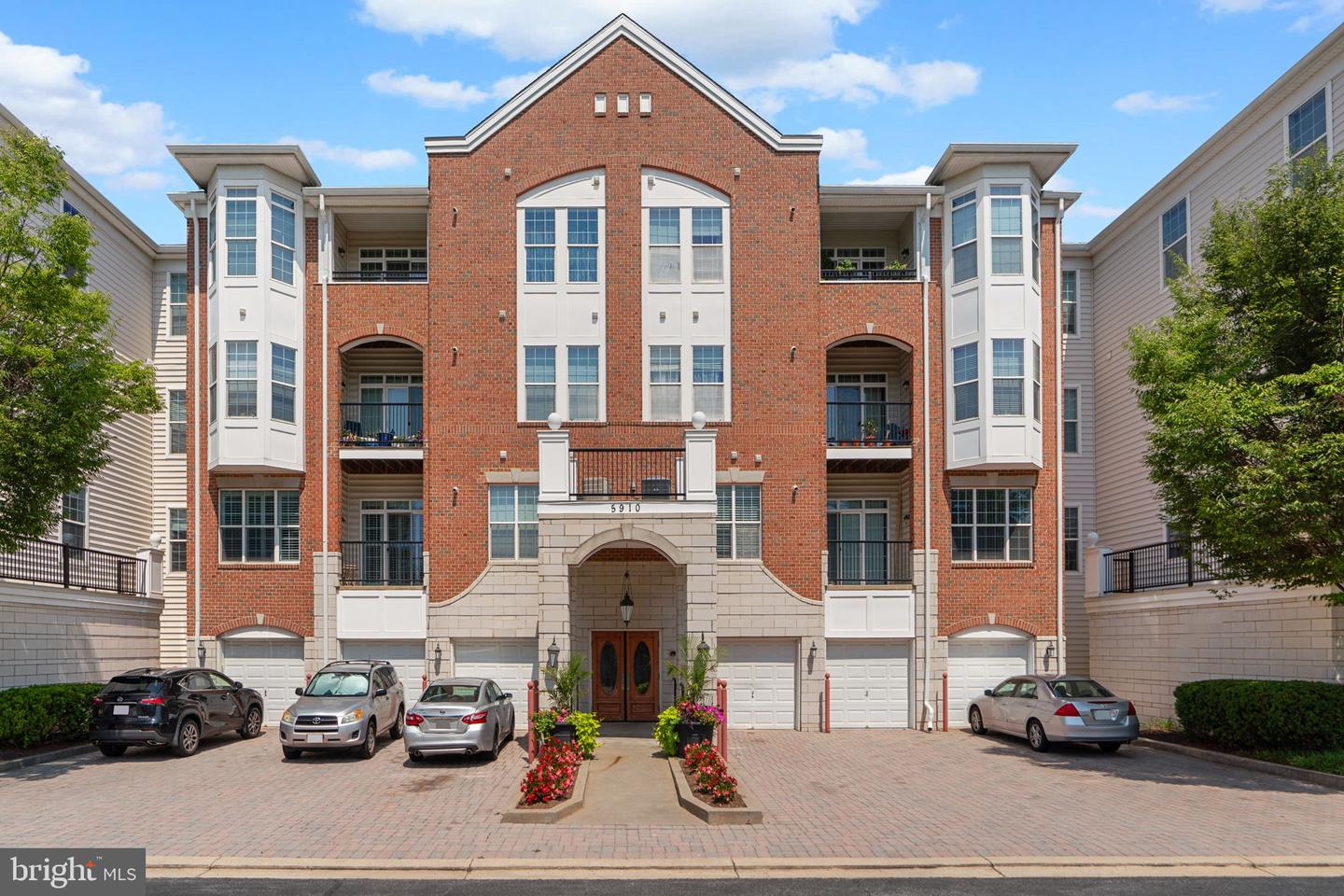 5910 Great Star Dr #204 Property Photo 1