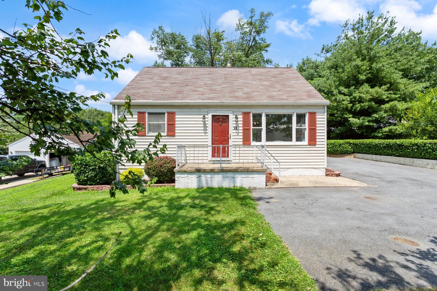 7928 Dorsey Run Rd Property Photo 1
