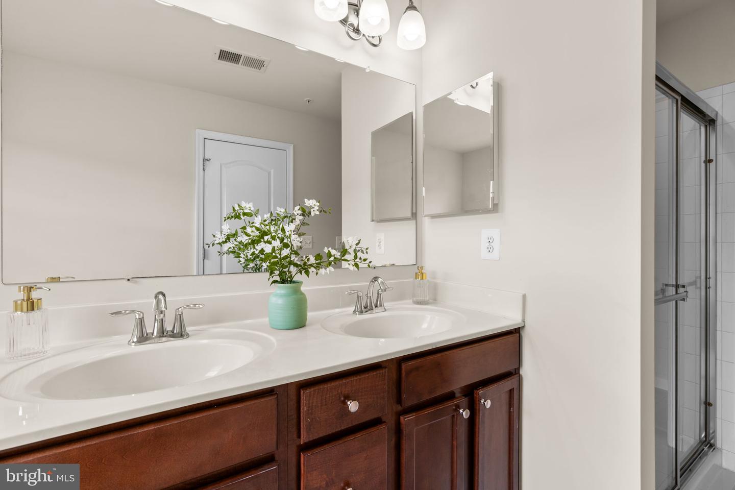 7720 Blue Stream Dr Property Photo 29
