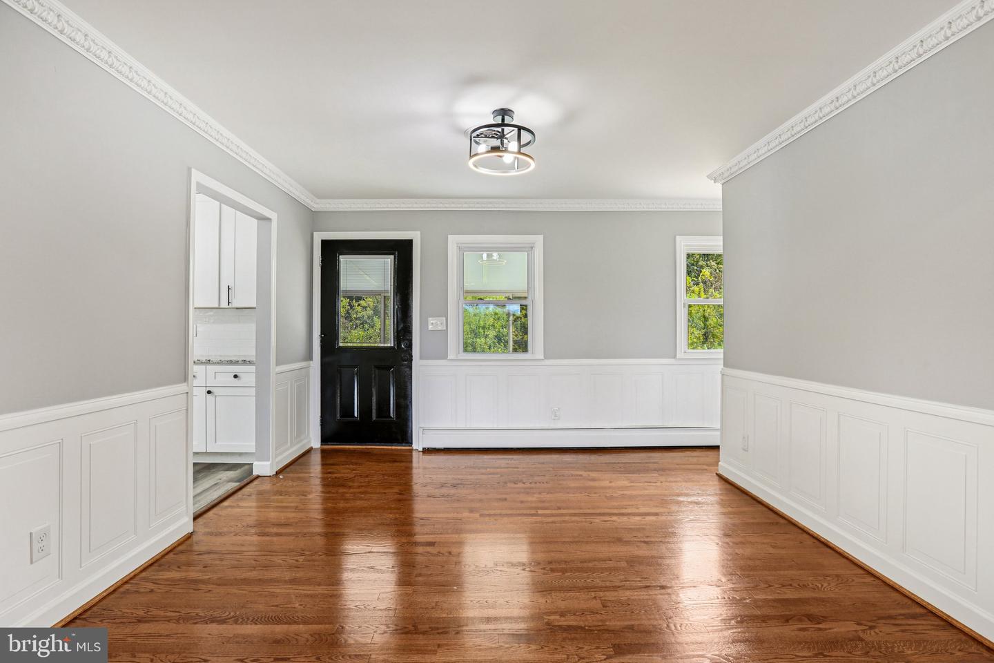 15474 Roxbury Rd Property Photo 9