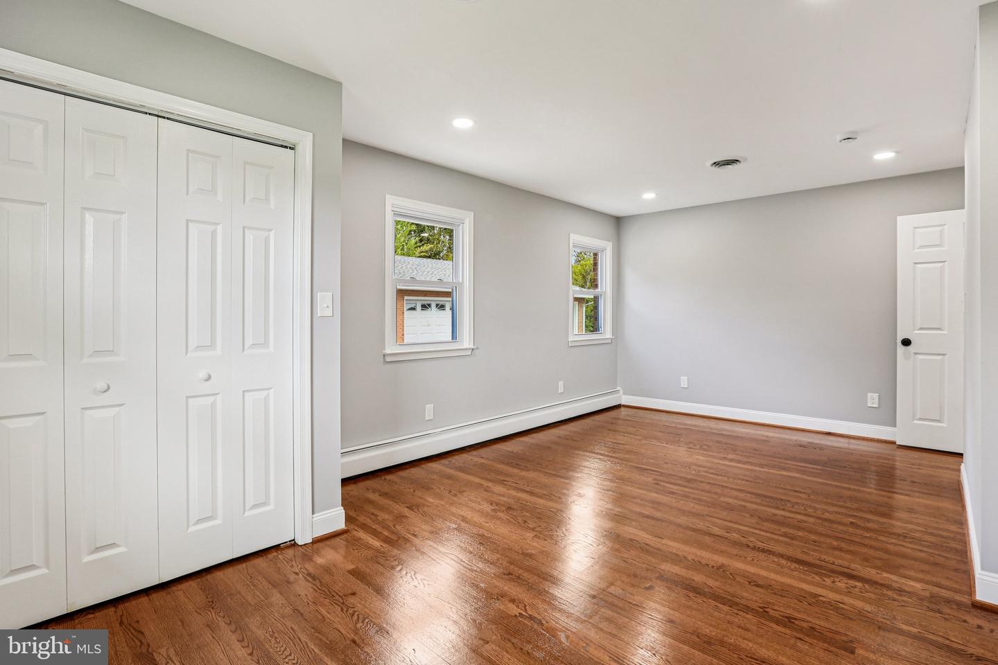 15474 Roxbury Rd Property Photo 16