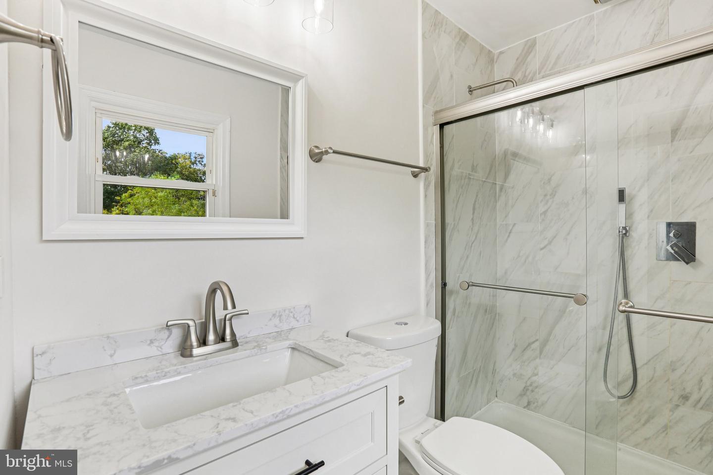 15474 Roxbury Rd Property Photo 25