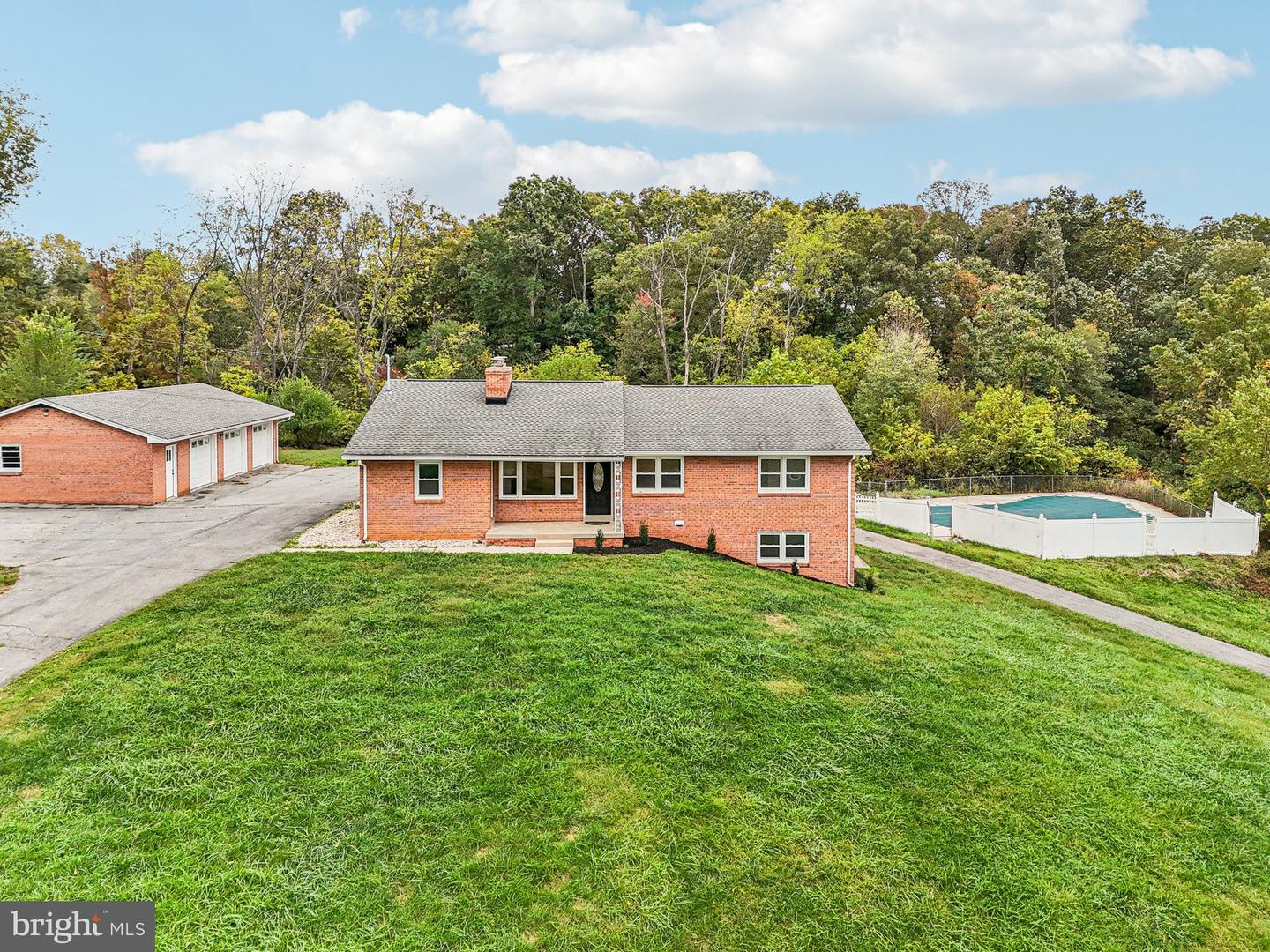 15474 Roxbury Rd Property Photo 45