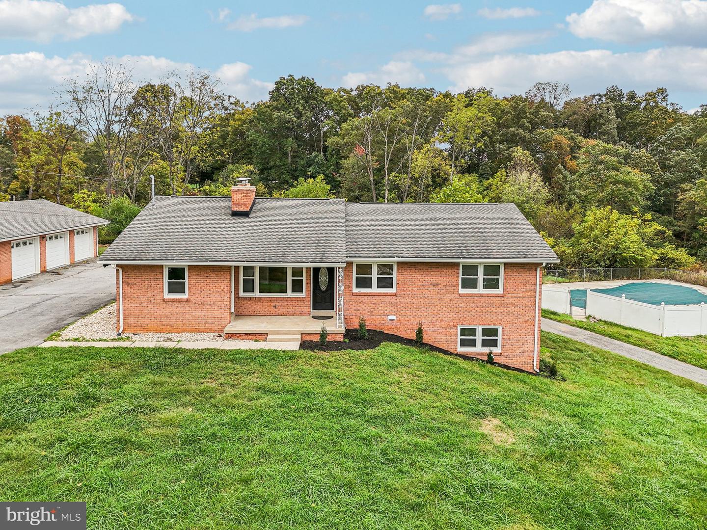 15474 Roxbury Rd Property Photo 46