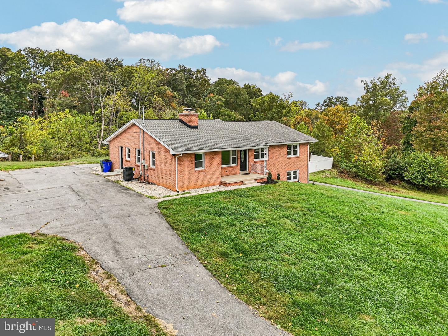 15474 Roxbury Rd Property Photo 47