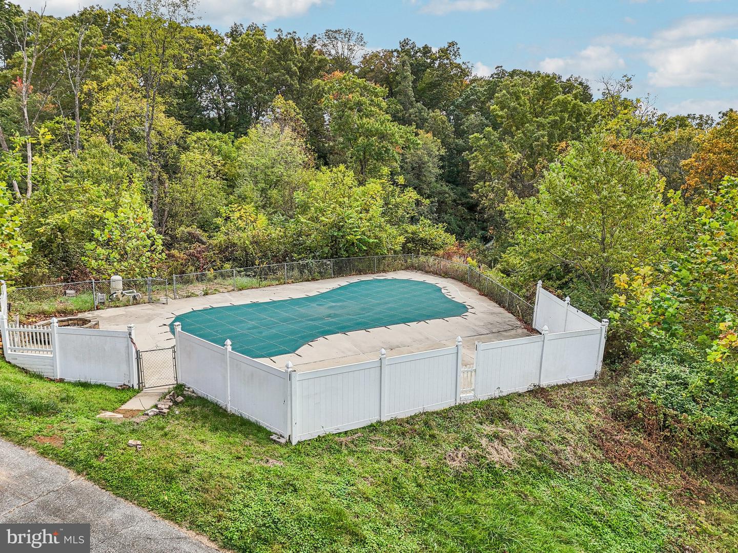 15474 Roxbury Rd Property Photo 56