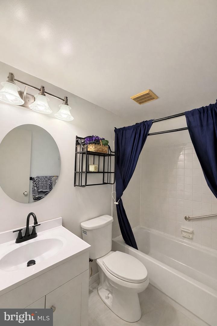 6915 Bugledrum Way Property Photo 9