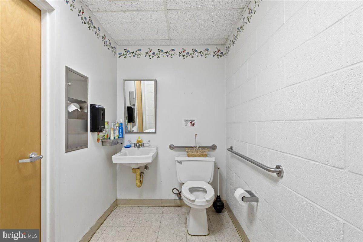 2330 Mount Hebron Dr Property Photo 6