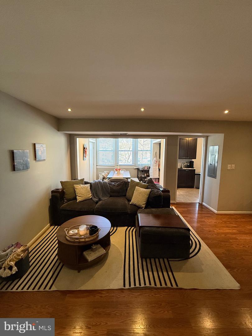 9647 Whiteacre Rd #a3 Property Photo 5