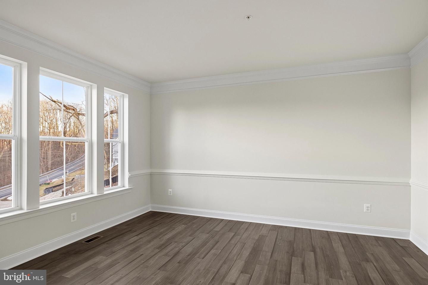 4484 Ilchester Rd Property Photo 15