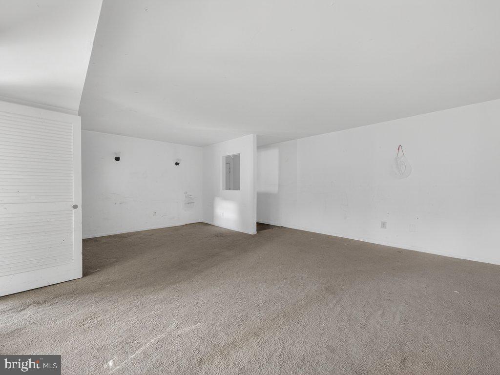 9635 Whiteacre Rd #b-2 Property Photo 7