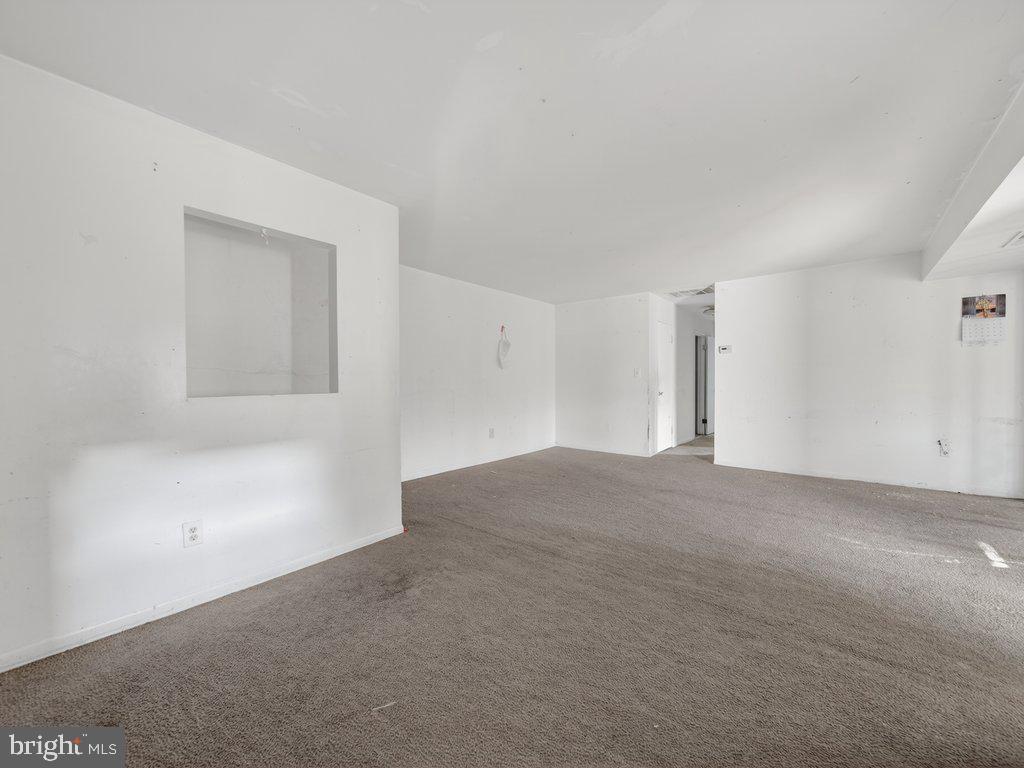9635 Whiteacre Rd #b-2 Property Photo 8